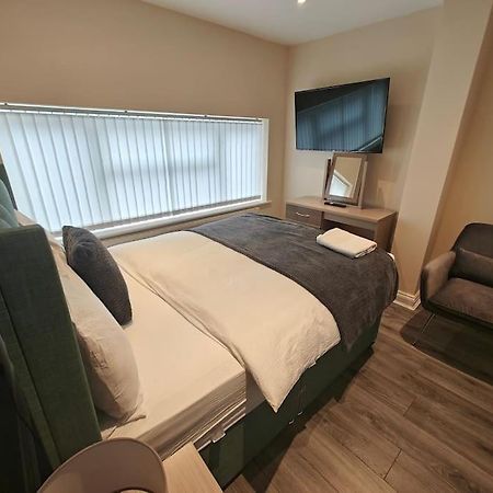 Luxury 5-Bed House Near Nec & Bhx Apartment Solihull Bagian luar foto