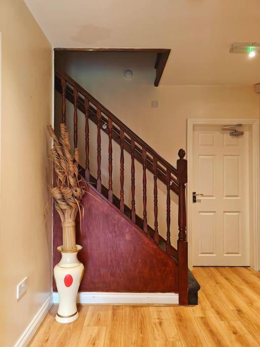 Luxury 5-Bed House Near Nec & Bhx Apartment Solihull Bagian luar foto